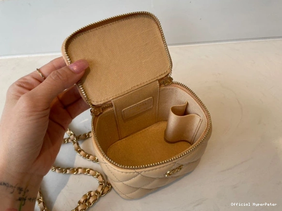 Hyper Peter CASE CHANEL VANITY 0813
